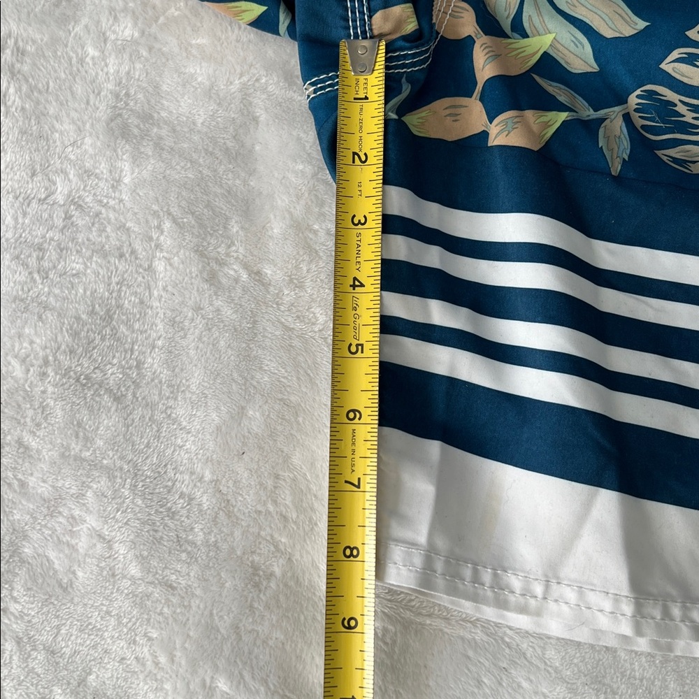 Billabong Men's Floral Swim Shorts - Blue and White - 34 - Picture 5 of 9